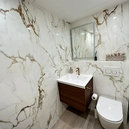 Viva Riviera Luxury Penthouse With Sea View *