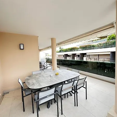 Viva Riviera Luxury Penthouse With Sea View