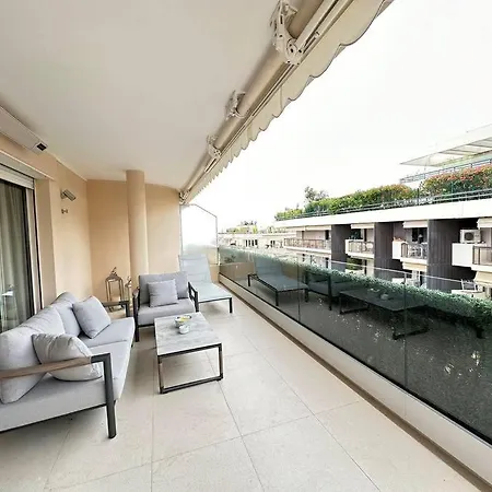 Viva Riviera Luxury Penthouse With Sea View