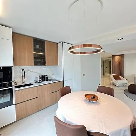 Viva Riviera Luxury Penthouse With Sea View